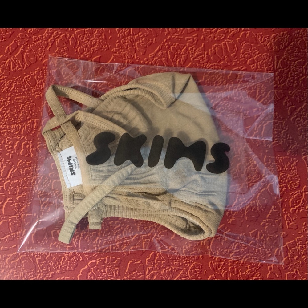 SKIMS CLAY nude kardashian face mask